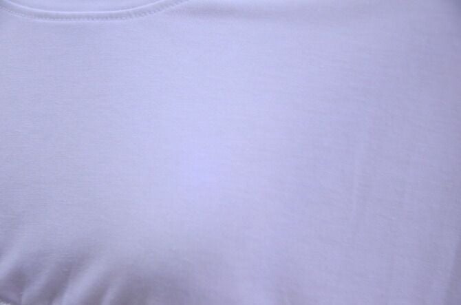 サテンフリルＴシャツ（ホワイト）